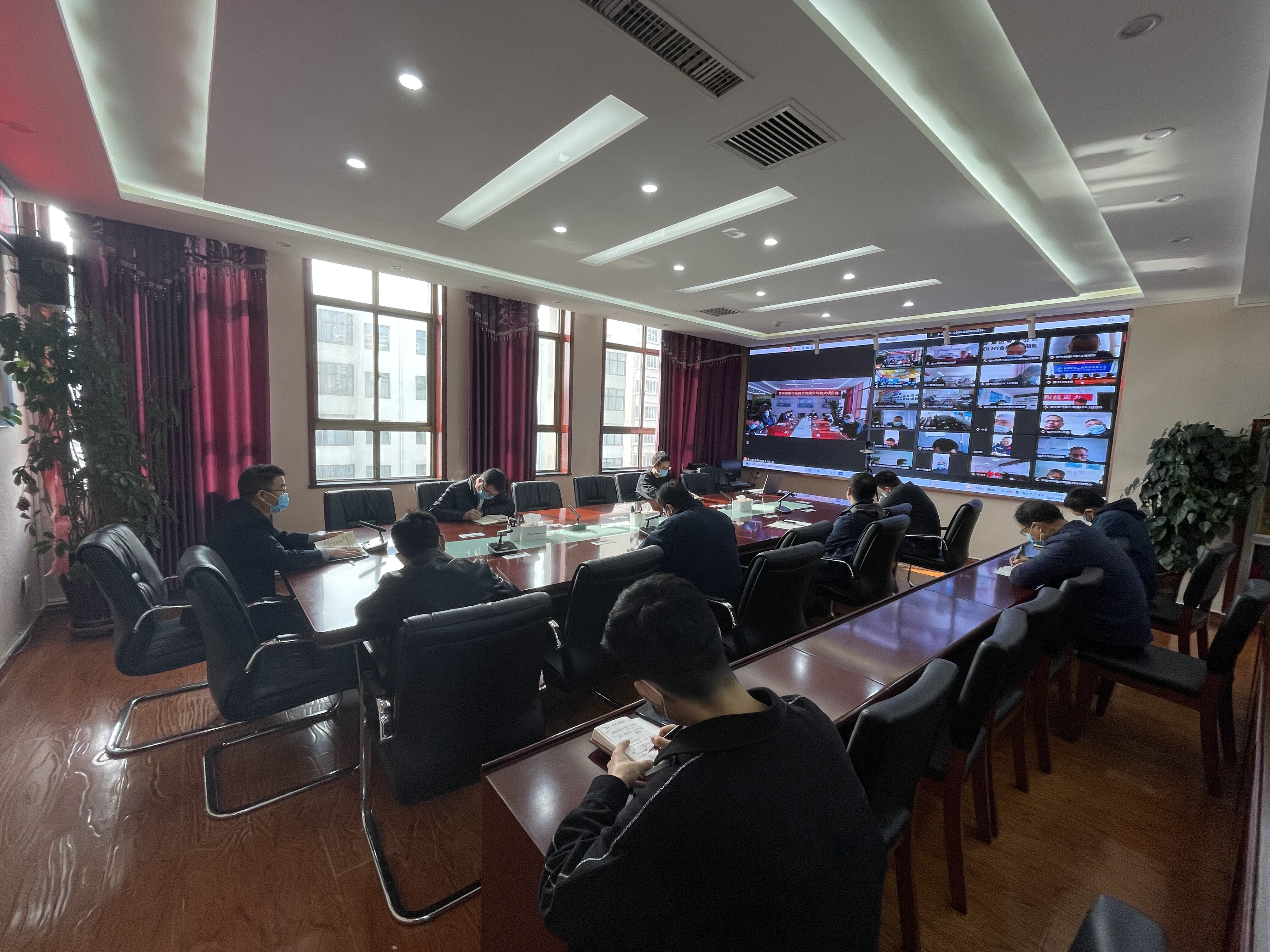 擬選照片.jpg 擬選照片.jpg